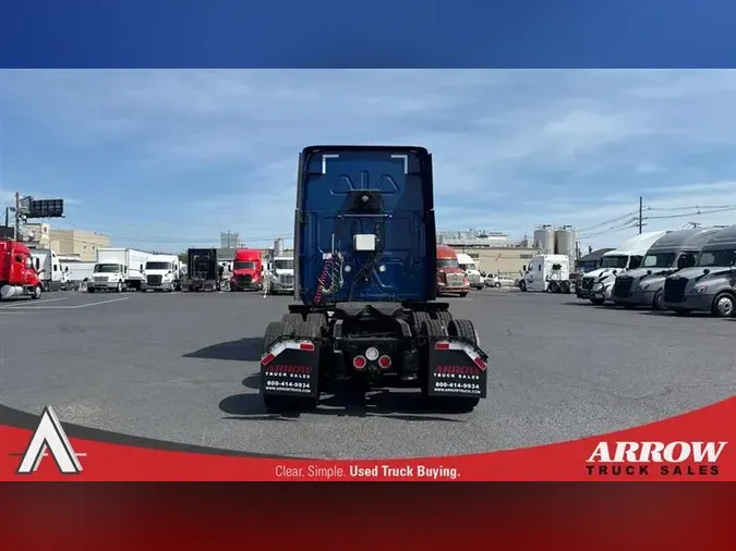 2019 FREIGHTLINER CA126