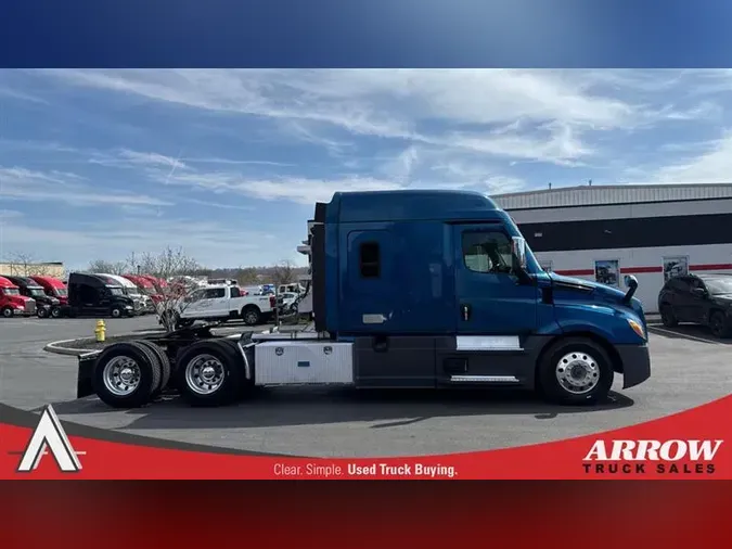 2021 FREIGHTLINER CA126