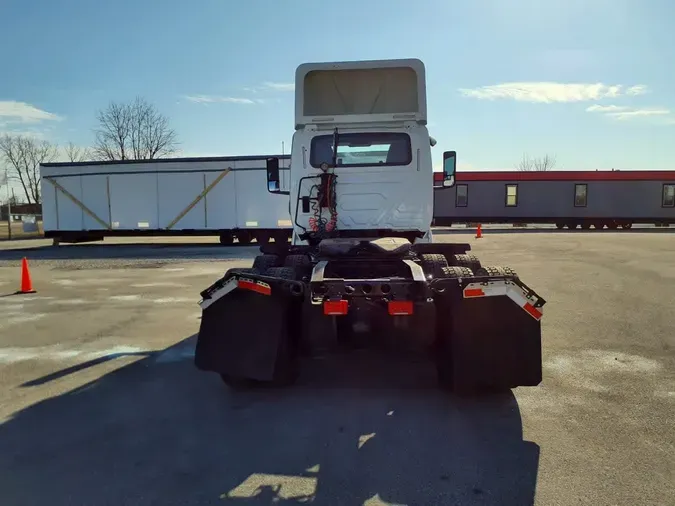 2019 NAVISTAR INTERNATIONAL LT625 DAYCAB T/A