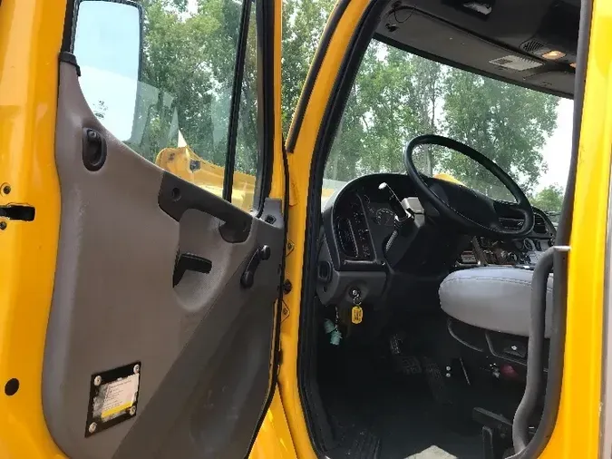 2018 Freightliner M2