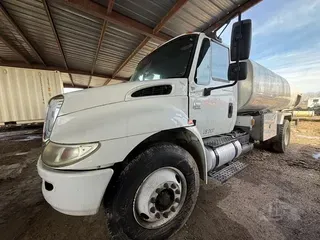 2004 INTERNATIONAL DURASTAR 4300