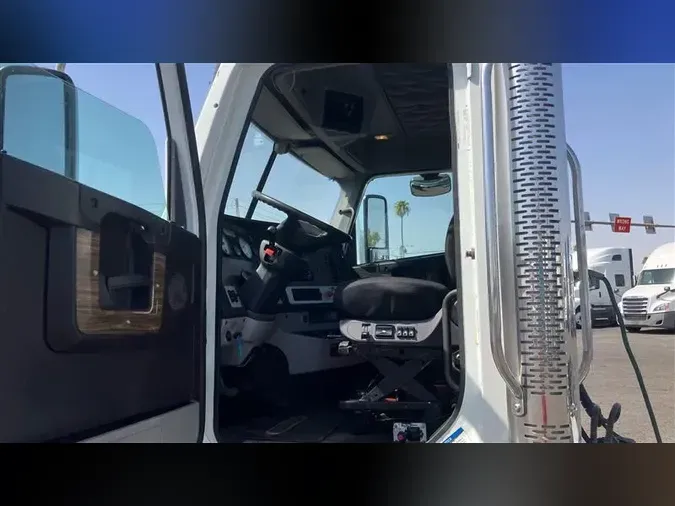 2019 FREIGHTLINER CD122SD