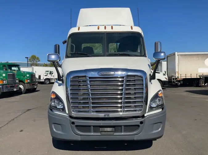 2016 FREIGHTLINER/MERCEDES CASCADIA 113