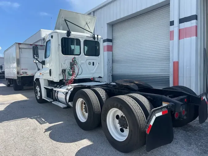 2018 FREIGHTLINER CASCADIA 125