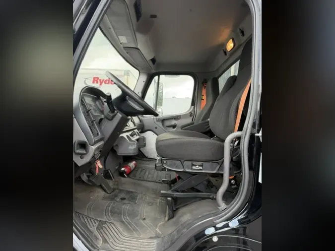 2019 FREIGHTLINER/MERCEDES M2 106