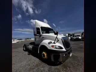 2019 NAVISTAR INTERNATIONAL RH613 DAYCAB S/A