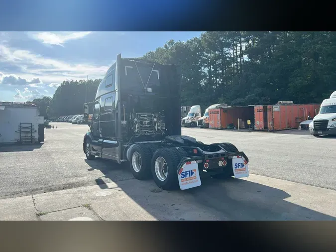 2023 Volvo VNL860