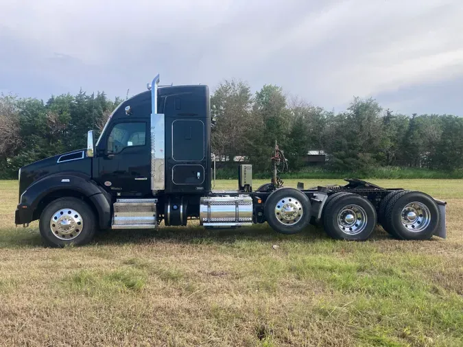 2021 Kenworth T880