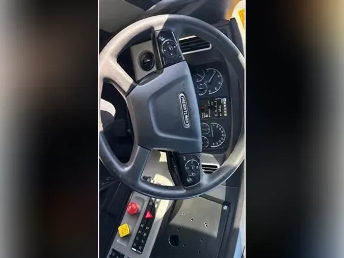 2020 FREIGHTLINER CA126