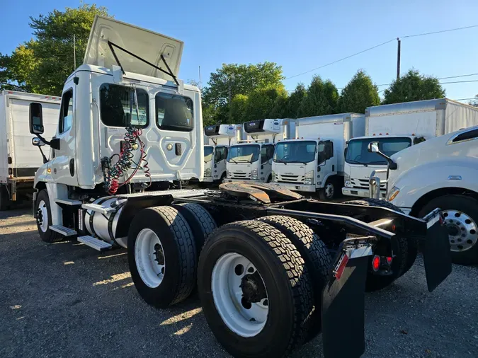 2017 FREIGHTLINER/MERCEDES CASCADIA 125