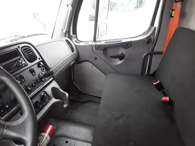 2018 FREIGHTLINER/MERCEDES M2 106