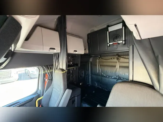 2025 Freightliner Cascadia 126