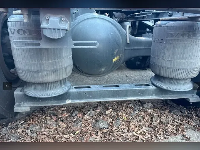 2023 VOLVO VNL64T86011a88d0f20da23ceada819d26d4449a3