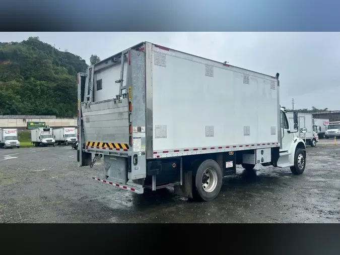 2017 FREIGHTLINER/MERCEDES M2 106