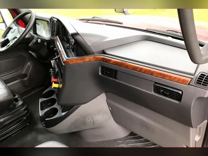 2022 INT LT625 6x4