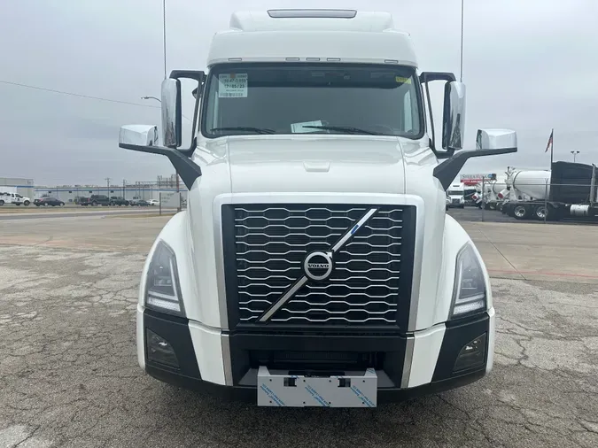 2024 VOLVO VNL64T860