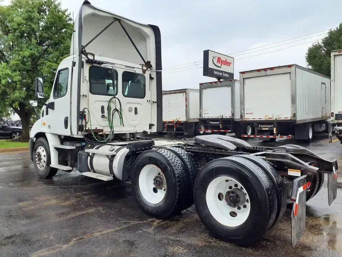 2018 FREIGHTLINER CASCADIA 113" DAYCAB