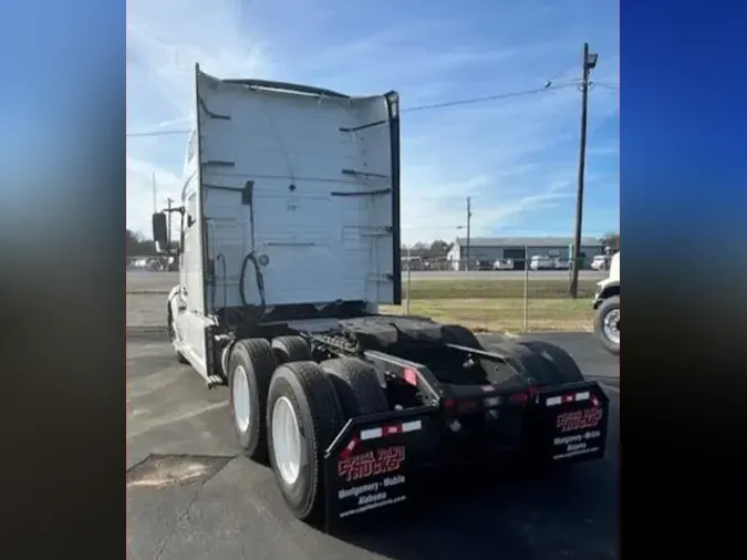 2022 VOLVO VNL64T760