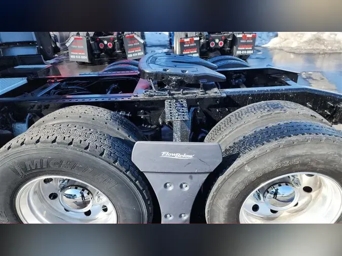 2022 INTERNATIONAL LT