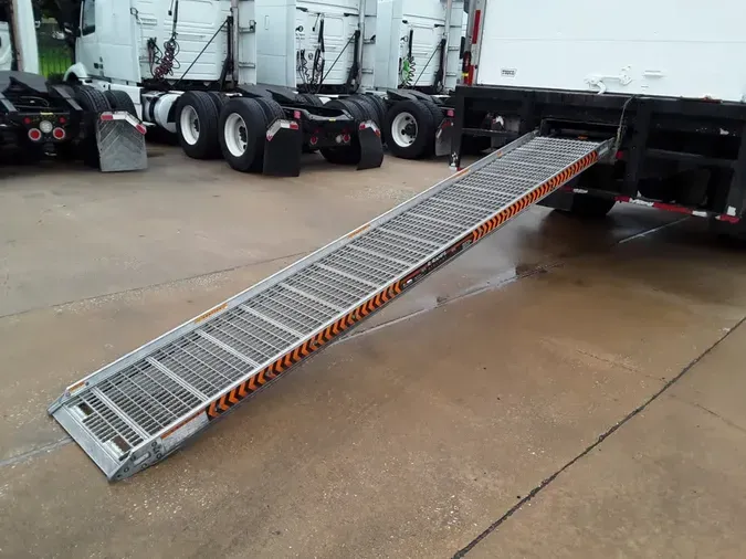 2019 NAVISTAR INTERNATIONAL 4300