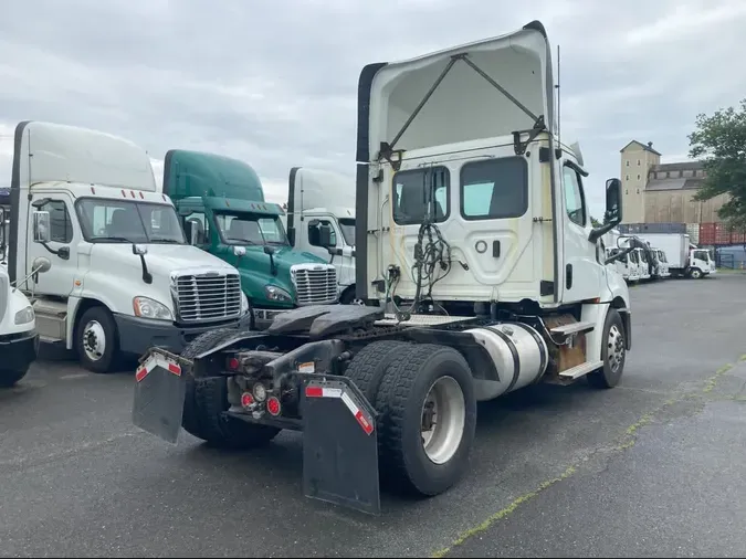2019 FREIGHTLINER NEW CASCADIA 126