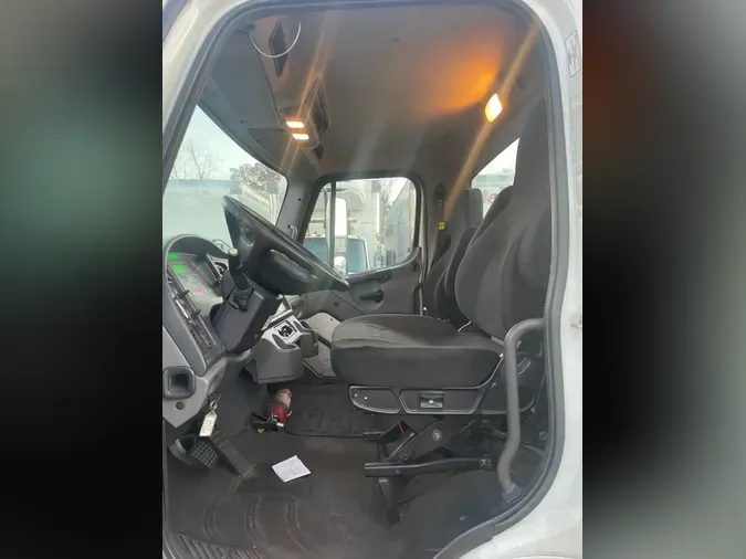 2016 FREIGHTLINER/MERCEDES M2 10611c4fdd9939a8d01d0ef4bd0ded44ff8