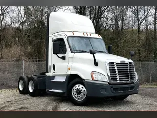 2017 Freightliner Corp. CASCADIA