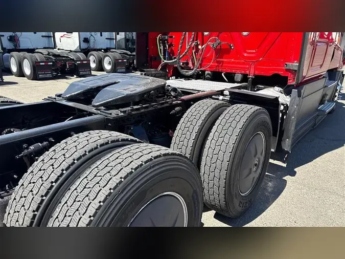 2022 FREIGHTLINER CA126