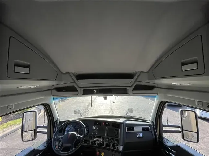 2022 KENWORTH T680