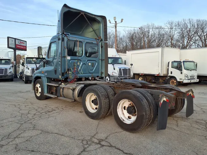 2018 FREIGHTLINER/MERCEDES CASCADIA 125