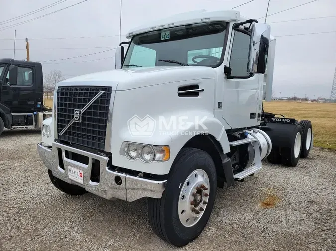 2016 VOLVO VHD64FT20011ca40530654f86f6bad8deb9b717bc9