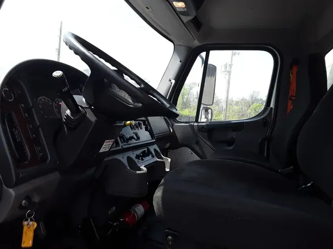 2022 FREIGHTLINER/MERCEDES M2 106