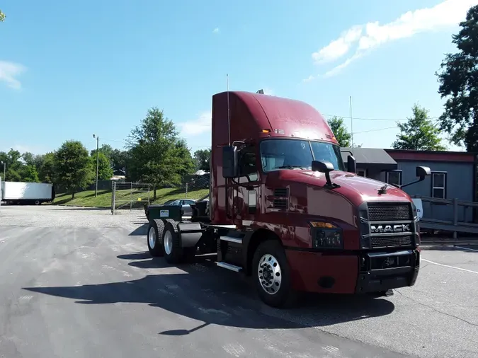 2019 MACK TRUCKS, INC. ANTHEM 64T