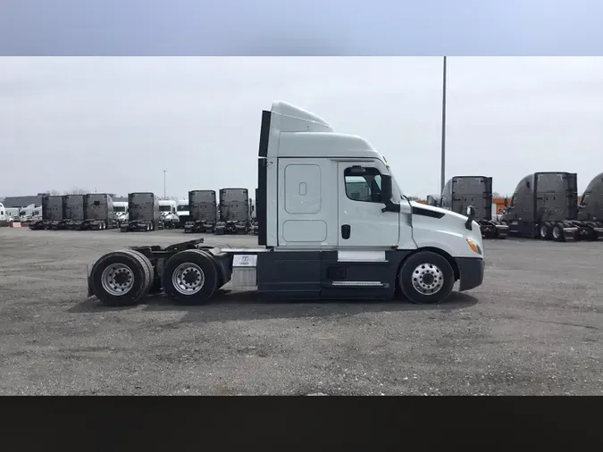 2021 Freightliner Cascadia 126