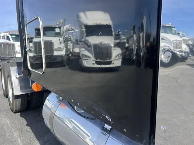 2017 Peterbilt 389