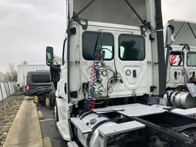 2020 FREIGHTLINER/MERCEDES NEW CASCADIA PX12664