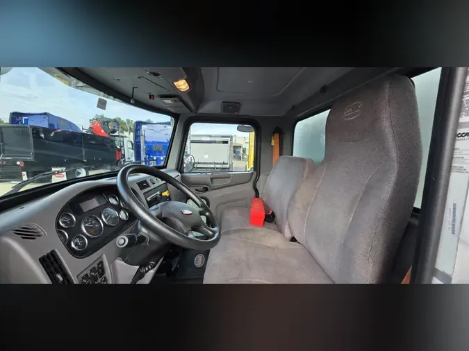 2020 Peterbilt 33711d7f65f40982397fd70f3f83bc376a2