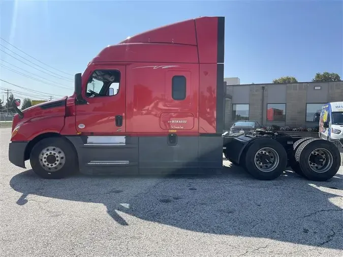 2021 FREIGHTLINER CA126