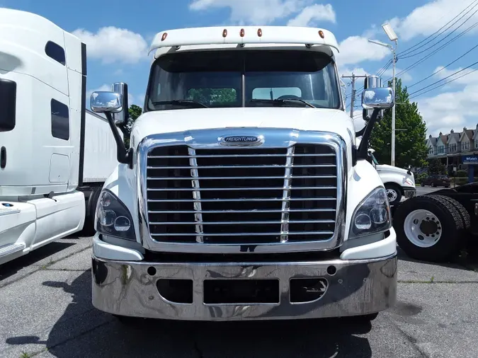 2018 FREIGHTLINER/MERCEDES CASCADIA 113