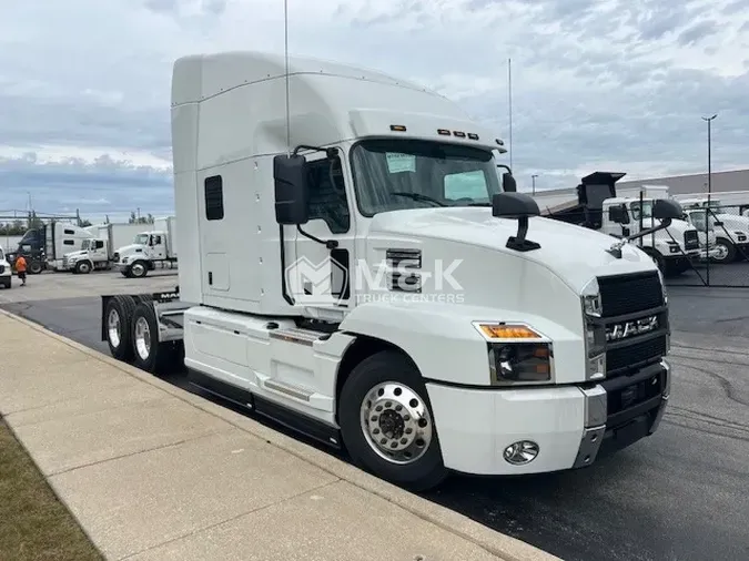 2025 MACK AN64T