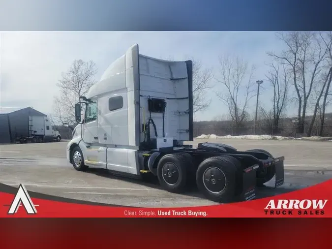 2021 VOLVO VNL740