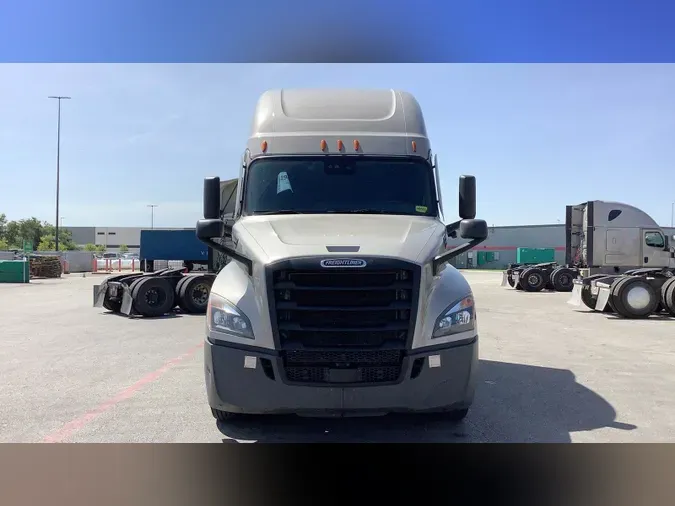 2021 Freightliner Cascadia 126
