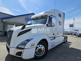 2020 VOLVO VNL64T760