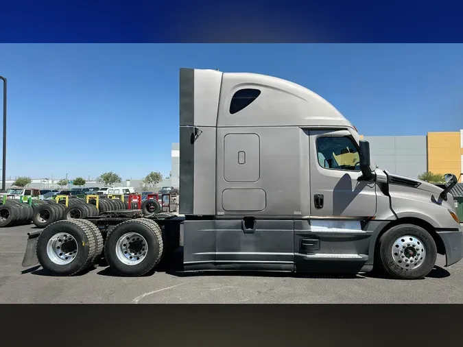 2021 Freightliner Cascadia