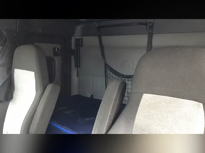 2021 Freightliner Cascadia 126