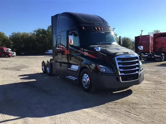 2020 FREIGHTLINER CA126