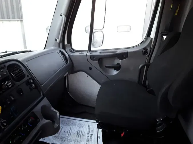 2020 FREIGHTLINER/MERCEDES M2 106