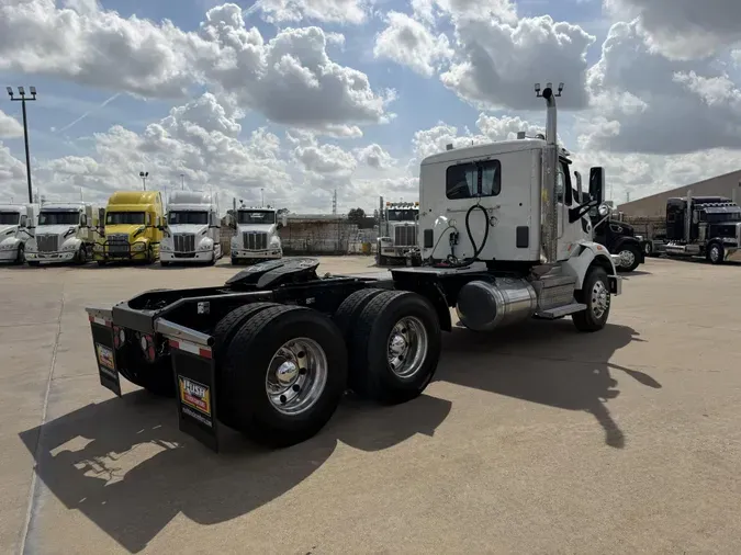 2021 Peterbilt 567