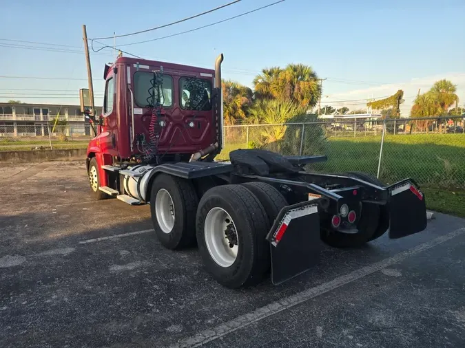 2020 FREIGHTLINER/MERCEDES CASCADIA 12511f583d6936662a2ae575973112080fb