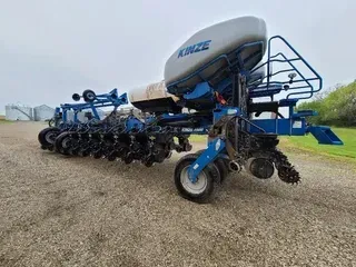 2019 Kinze 4900